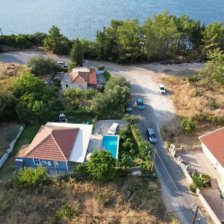 Sarakiniko With Private Pool
