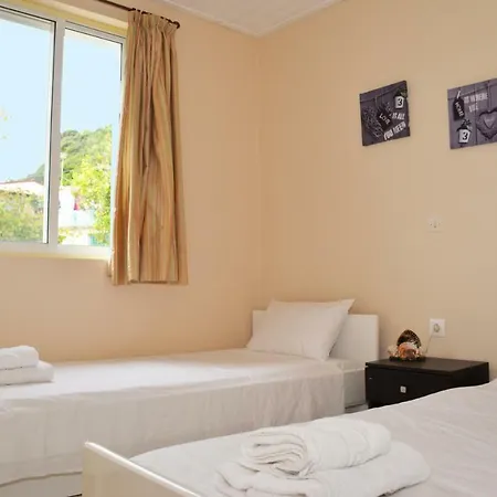 Holiday home Sarakiniko With Private Pool Poros (Kefalonia)