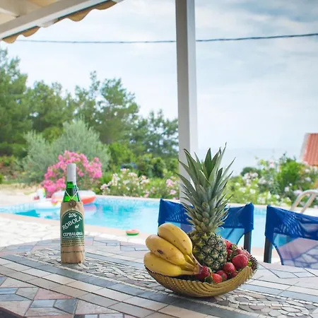 Holiday home Sarakiniko With Private Pool Poros (Kefalonia)